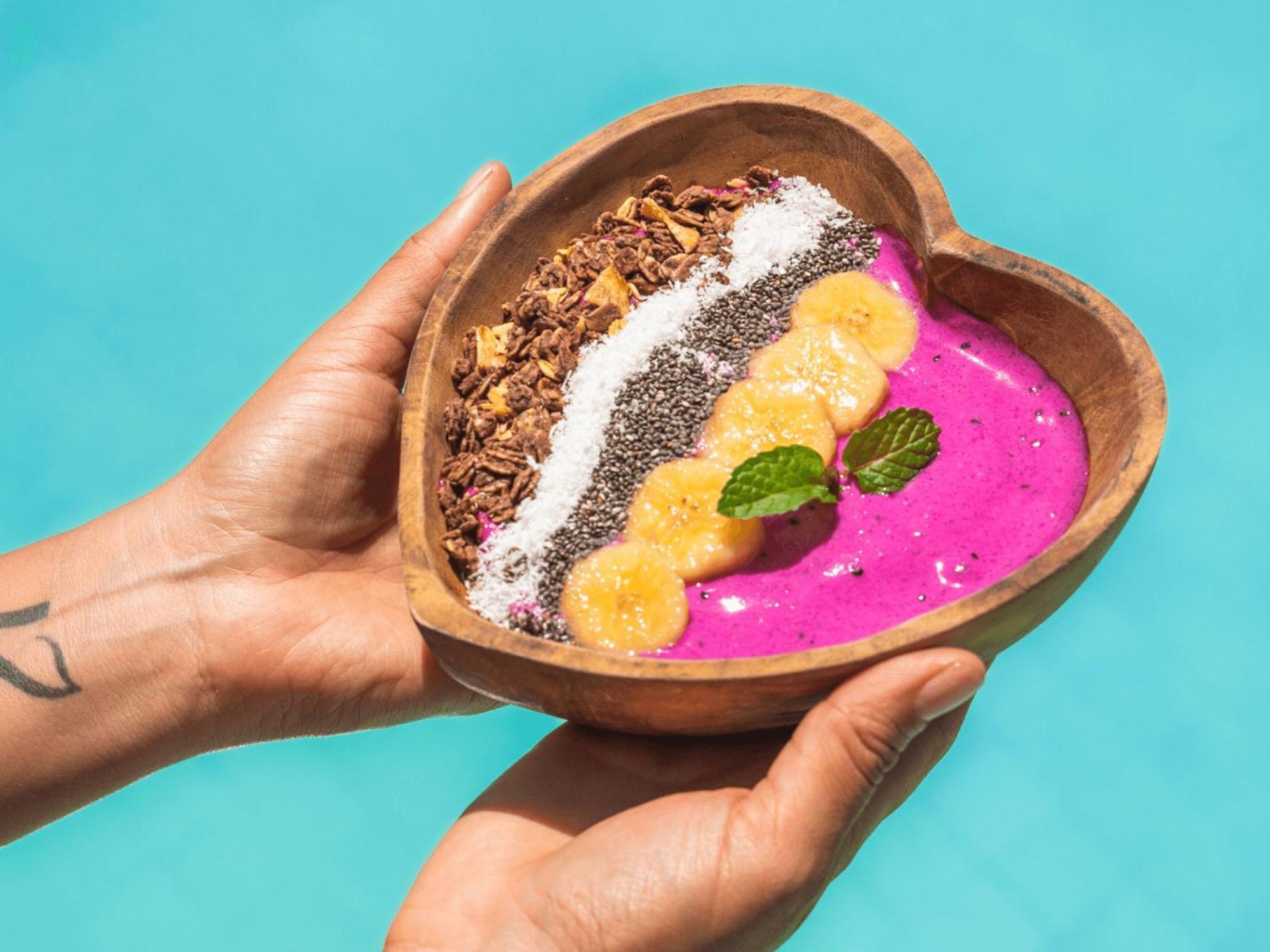 매드 몽키 길리 트라왕간 길리트라왕안 외부 사진 A smoothie bowl